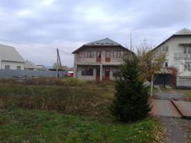 Будинок із можливістю використання під комерцію в с. Барвінок