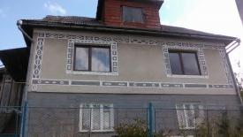 Будинок в мальовничому селищі  Воловець Закарпатської області