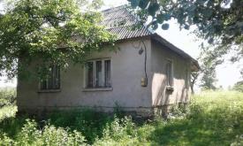 Будинок із землею на Перечинщині