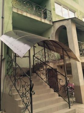 Будинок під бізнес в спальному районі