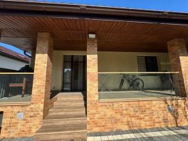 Будинок типу "американка" в передмісті Ужгорода