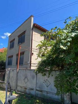 Будинок в смт. Солотвино